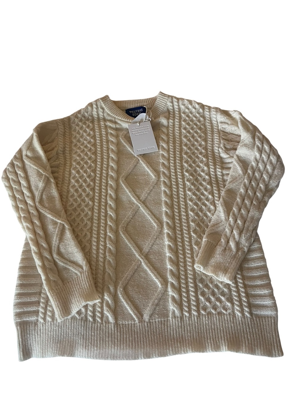 NWOT Aelfric Eden
Oversized Knit Sweater
Solid Pullover Sweater
Unisex